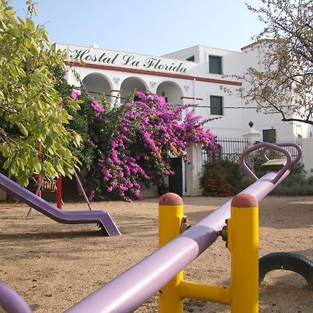 Hostal La Florida Llanca Bagian luar foto